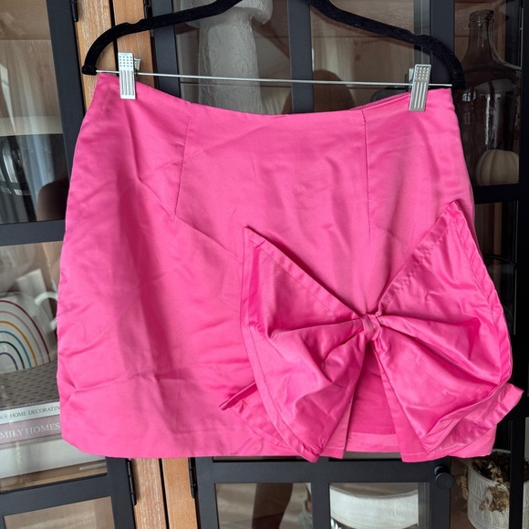 Pretty Little Thing bow barbiecore mini skirt satin high rise silky - Picture 5 of 5